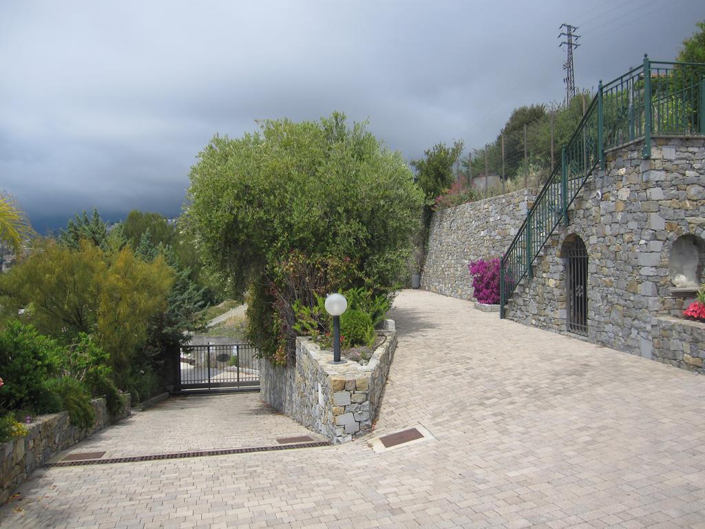 Villa Itati Sanremo Bagian luar foto